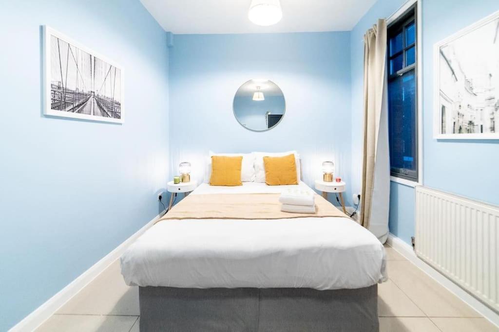 2 Bedroom Apartment Londra Exterior foto